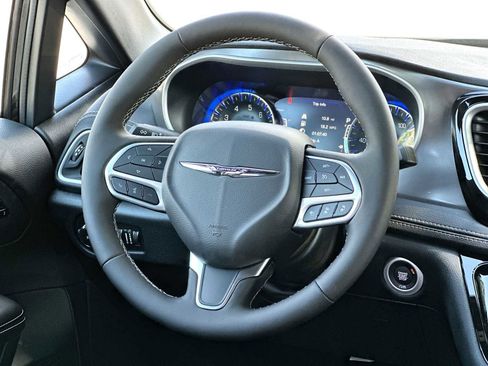 New 2026 Chrysler Pacifica Select image 27