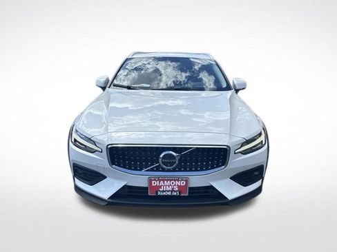 Used 2024 Volvo V60 B5 Cross Country Plus AWD/4WD image 8