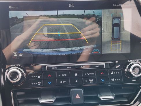 Used 2021 Toyota Highlander Platinum FWD image 14