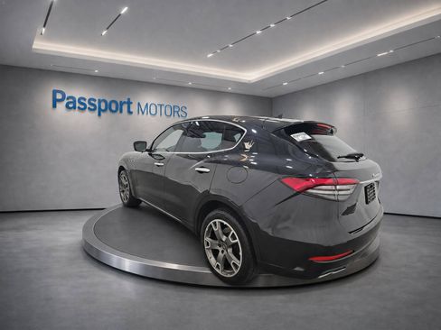 Used 2023 Maserati Levante GT AWD/4WD image 6