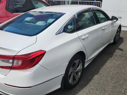 Used 2018 Honda Accord EX image 3