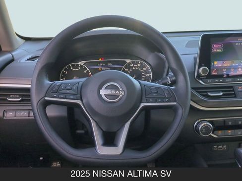 Used 2025 Nissan Altima 2.5 SV FWD image 12