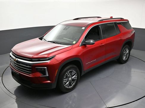 Certified 2026 Chevrolet Traverse LT w/ Driver Confidence Package AWD/4WD image 16