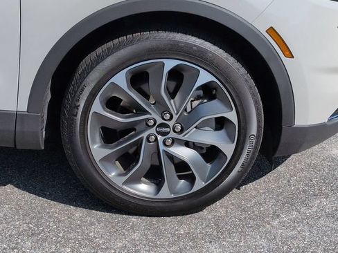 Used 2023 Lincoln Nautilus Reserve FWD image 11