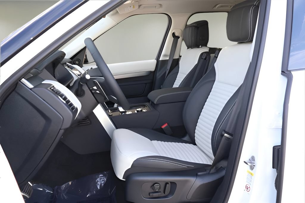 Used 2026 Land Rover Discovery Limited Edition AWD/4WD image 12