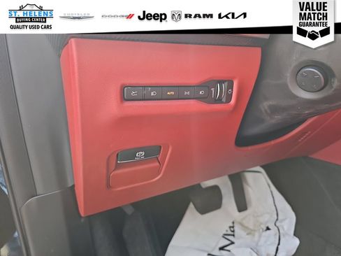 Used 2024 Jeep Wagoneer Limited AWD/4WD image 17