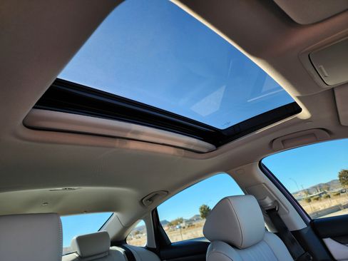 Used 2022 Honda Accord Touring image 12