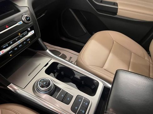 Used 2020 Ford Explorer XLT w/ Equipment Group 202A image 32