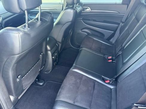 Used 2020 Jeep Grand Cherokee Altitude AWD/4WD image 25