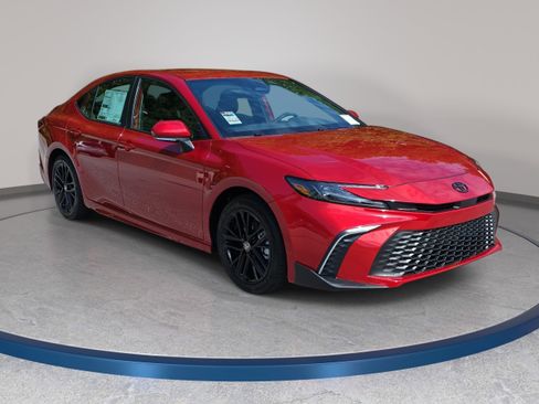 New 2026 Toyota Camry SE FWD image 3