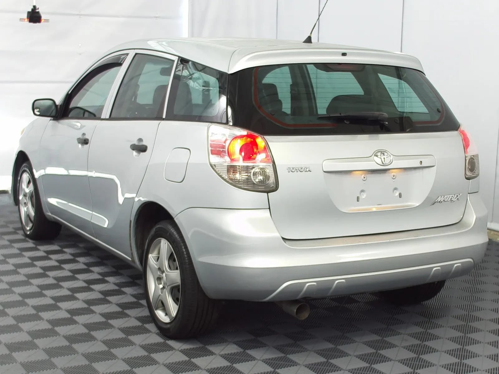 Used 2007 Toyota Matrix w/ PWR Pkg FWD image 2