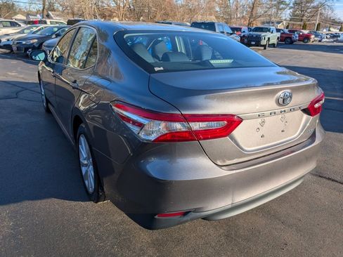 Certified 2018 Toyota Camry LE image 5