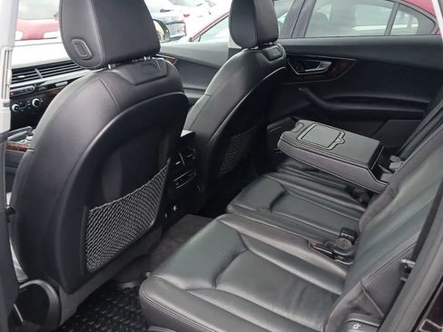 Used 2018 Audi Q7 3.0T Premium Plus w/ Premium Plus Package AWD/4WD image 8