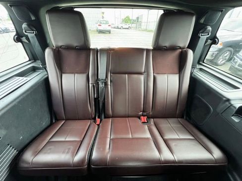 Used 2017 Ford Expedition Platinum AWD/4WD image 25