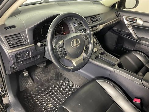 Used 2014 Lexus CT 200h image 3