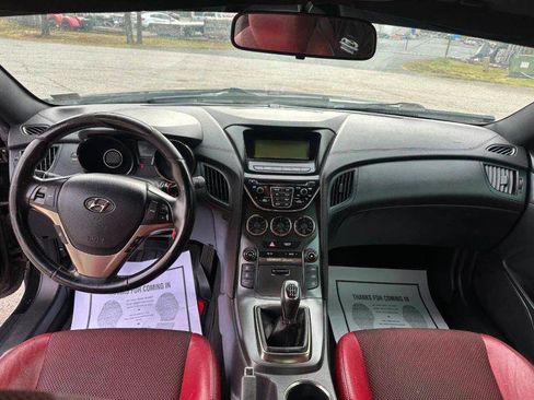Used 2013 Hyundai Genesis 2.0T RWD image 9