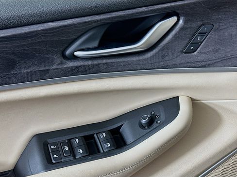 Used 2022 Jeep Grand Cherokee L Limited w/ Luxury Tech Group II image 15