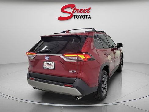 Used 2024 Toyota RAV4 Limited image 4