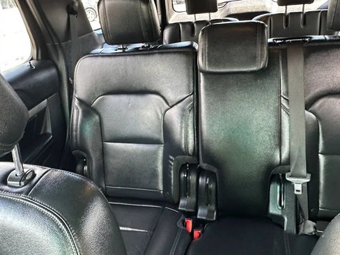 Used 2016 Ford Explorer XLT w/ Equipment Group 202A AWD/4WD image 15