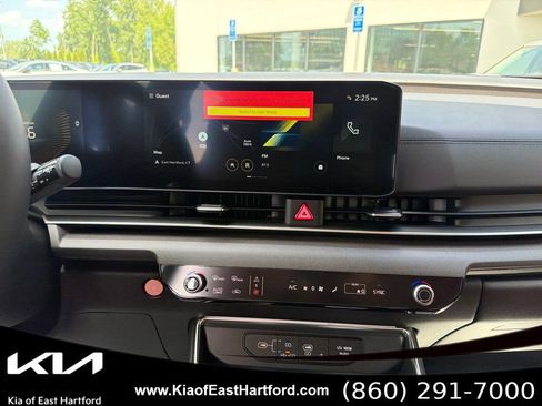 New 2026 Kia Carnival EX FWD image 26