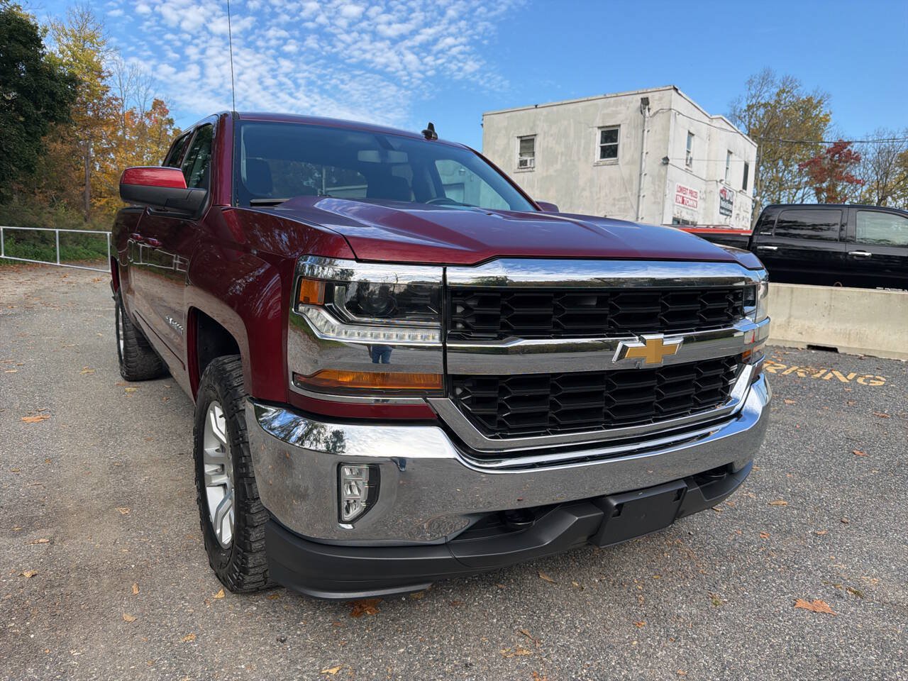 Used 2017 Chevrolet Silverado 1500 LT w/ All Star Edition AWD/4WD image 7