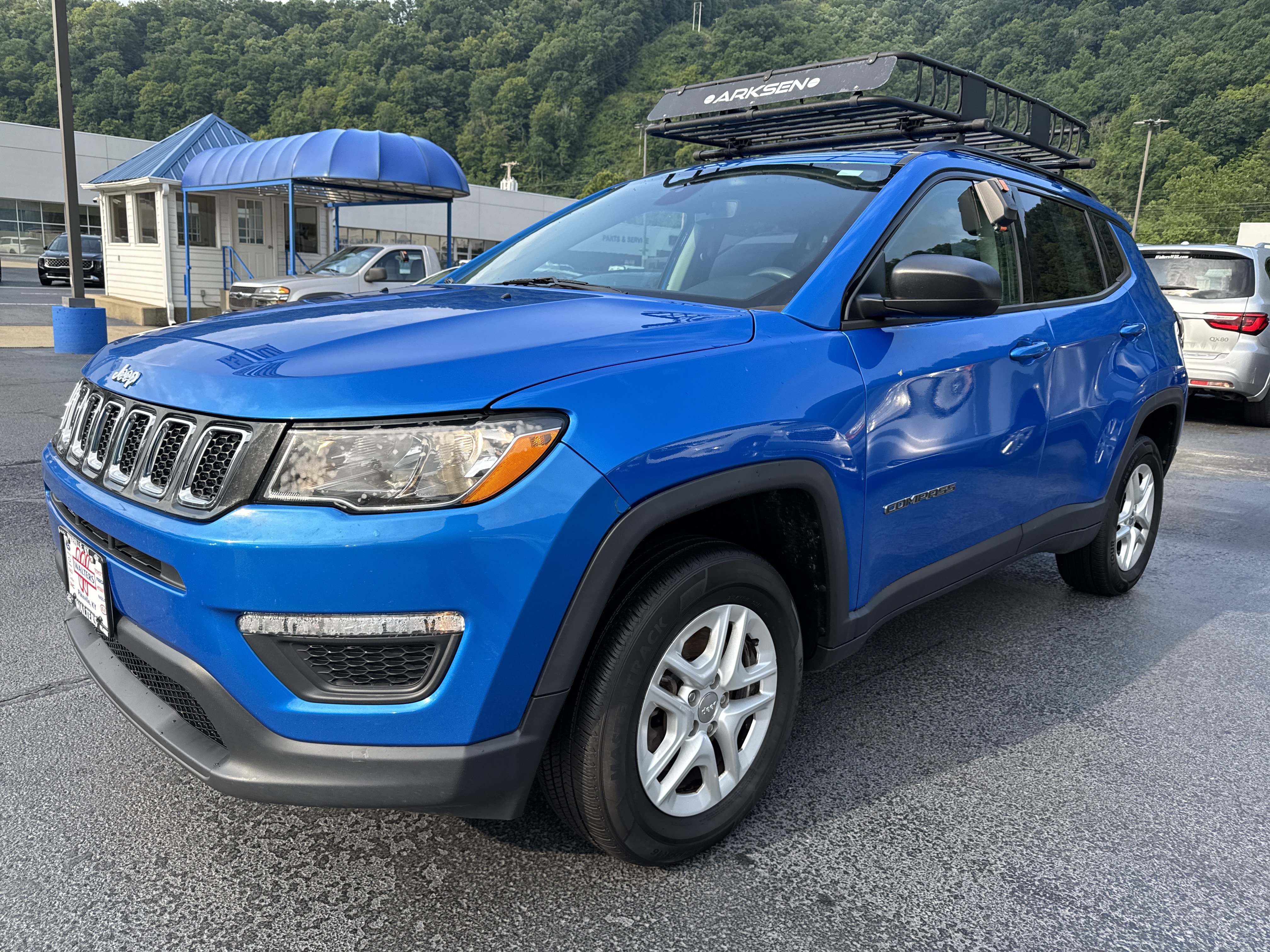 Used 2018 Jeep Compass Sport w/ Tech Group AWD/4WD image 3