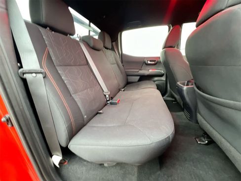 Used 2017 Toyota Tacoma TRD Off-Road image 20