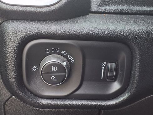 Used 2020 RAM 1500 Lone Star RWD image 10