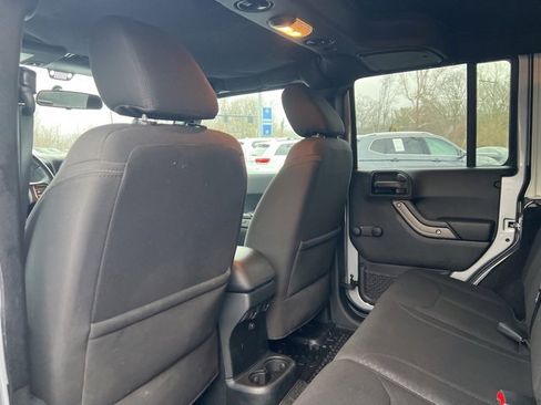 Used 2016 Jeep Wrangler Unlimited Sport w/ Connectivity Group image 13