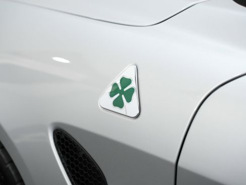 Used 2020 Alfa Romeo Giulia Quadrifoglio w/ Nero Edizione image 20