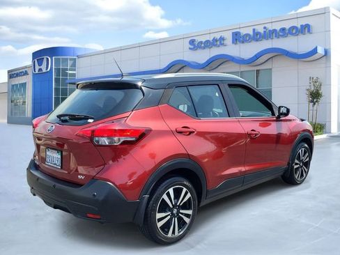 Used 2020 Nissan Kicks SV FWD image 4