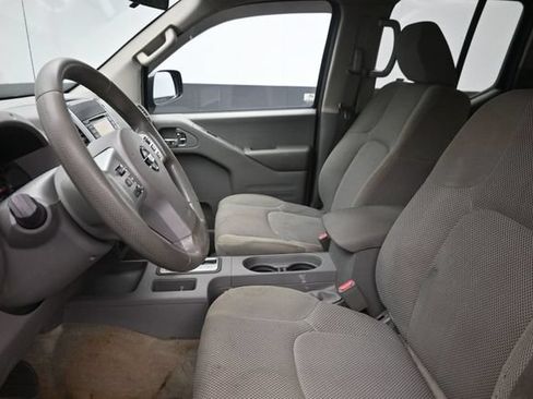 Used 2015 Nissan Frontier SV AWD/4WD image 16