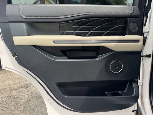 Used 2019 Ford Expedition Platinum AWD/4WD image 24