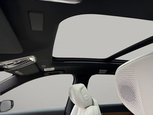 New 2026 Cadillac Vistiq Luxury w/ LPO, Floor Liner Package image 40