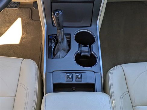 Used 2017 Toyota Camry XLE image 18