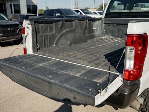 Used 2018 Ford F250 XL w/ Power Equipment Group image 11