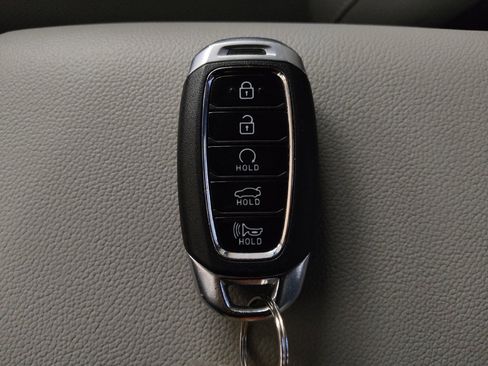 Used 2023 Hyundai Elantra Limited FWD image 32