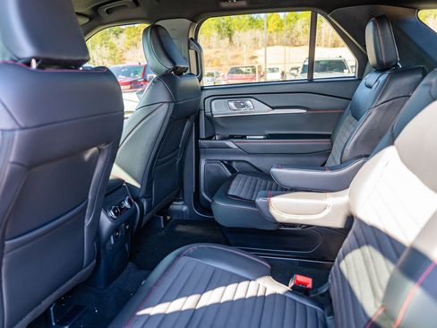 New 2026 Ford Explorer ST-Line w/ ST-Line Street Pack image 12