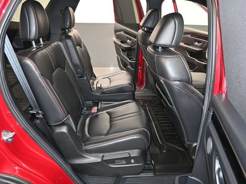 Certified 2025 Honda Pilot TrailSport image 29