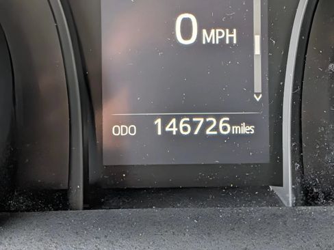 Used 2018 Toyota Camry SE FWD image 31