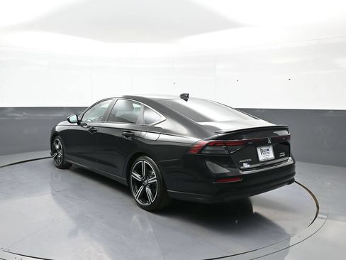 Used 2025 Honda Accord Sport image 8