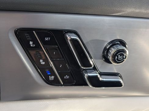 New 2026 Cadillac Vistiq Luxury w/ LPO, Floor Liner Package image 25