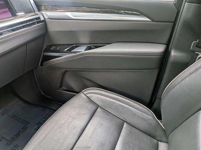 Certified 2025 Cadillac Escalade Premium Luxury AWD/4WD image 17