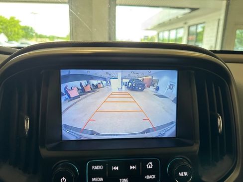 Used 2017 Chevrolet Colorado Z71 AWD/4WD image 32