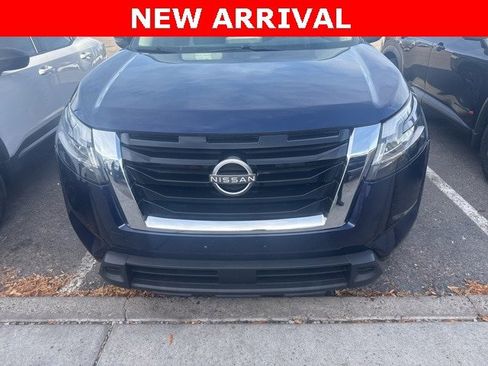 Used 2022 Nissan Pathfinder SV w/ SV Premium Package image 9