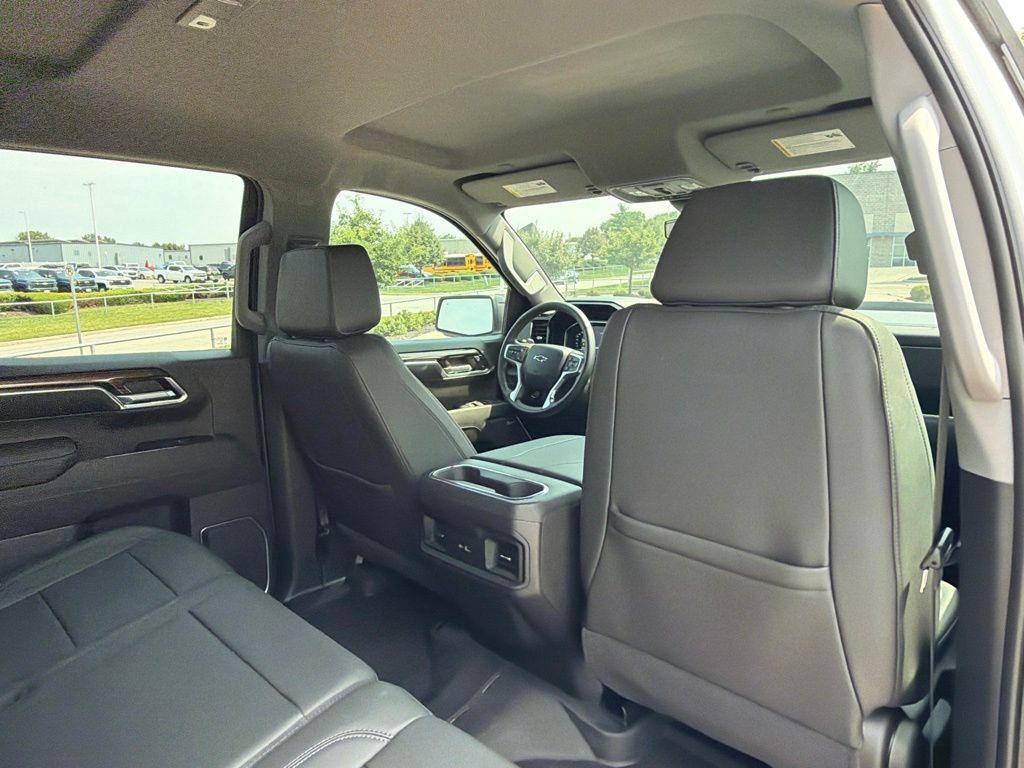 Used 2023 Chevrolet Silverado 1500 LT Trail Boss w/ Convenience Package II AWD/4WD image 33