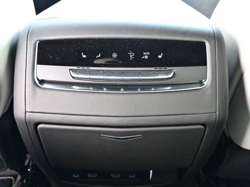 Used 2026 Cadillac Escalade Platinum Luxury w/ LPO, Radiant Package AWD/4WD image 18