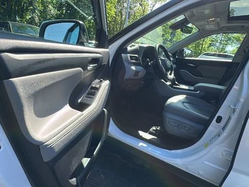 Used 2023 Toyota Highlander XLE AWD/4WD image 28