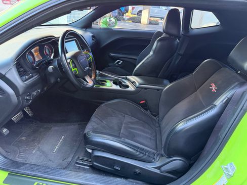 Used 2015 Dodge Challenger R/T Scat Pack w/ Leather Interior Group RWD image 11