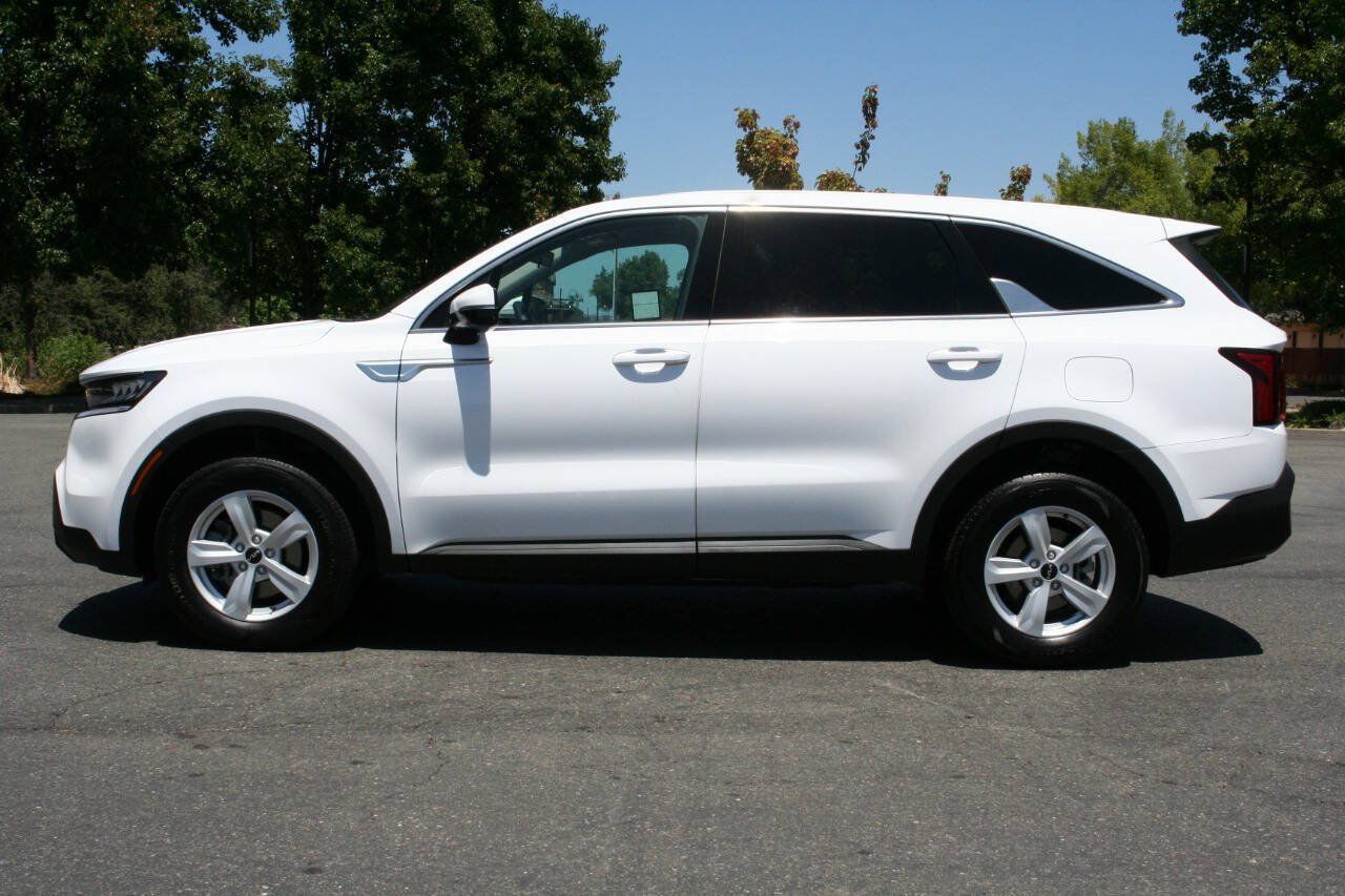 Used 2022 Kia Sorento LX AWD/4WD image 8